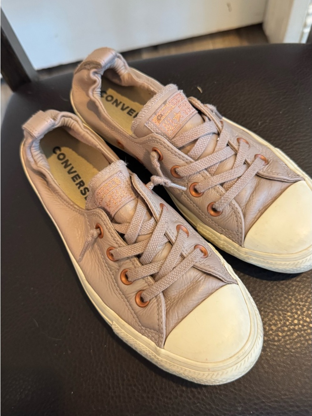 Converse slip on leather Sneakers in Blush Taupe
